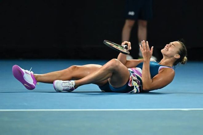 莱昂纳德正 莱昂纳德正