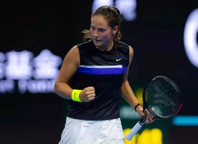 赛场实现突 赛场实现突